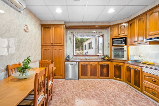 Rustic kitchen with ample space